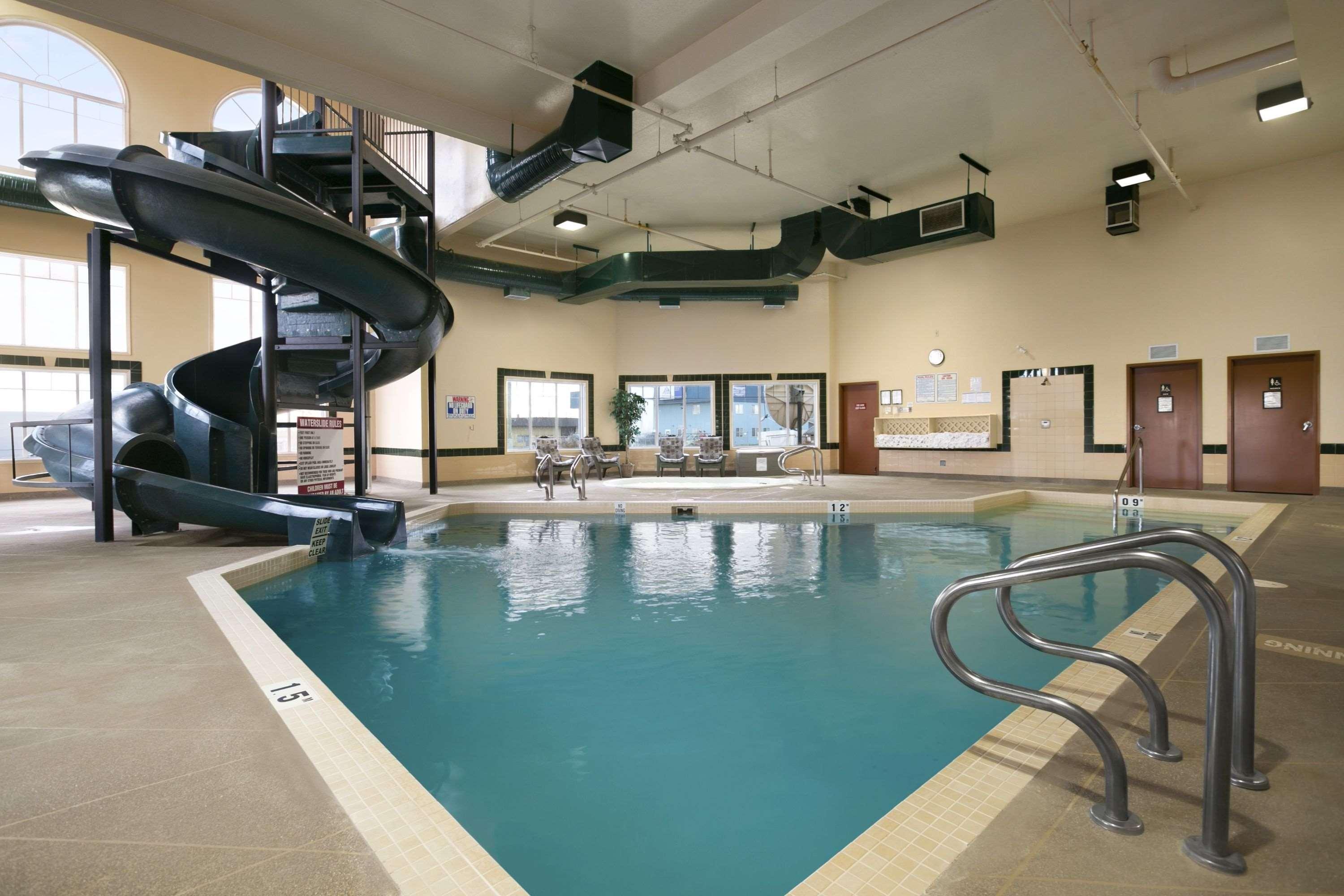 Super 8 By Wyndham Fort Nelson Bc Eksteriør bilde